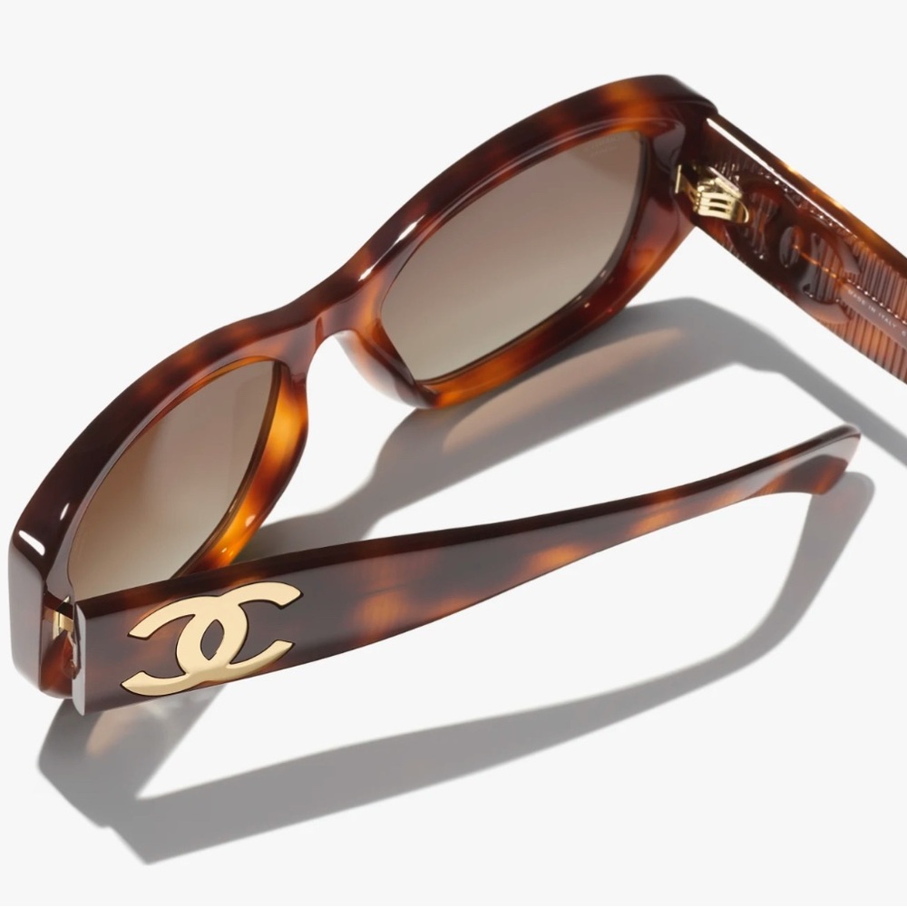CHANEL Brown Sunglasses